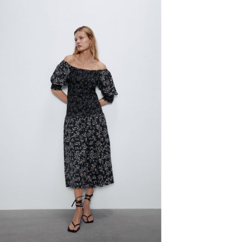 ZARA Women's Black Printed Smocked Off the Shoulder Midi Dress - Small